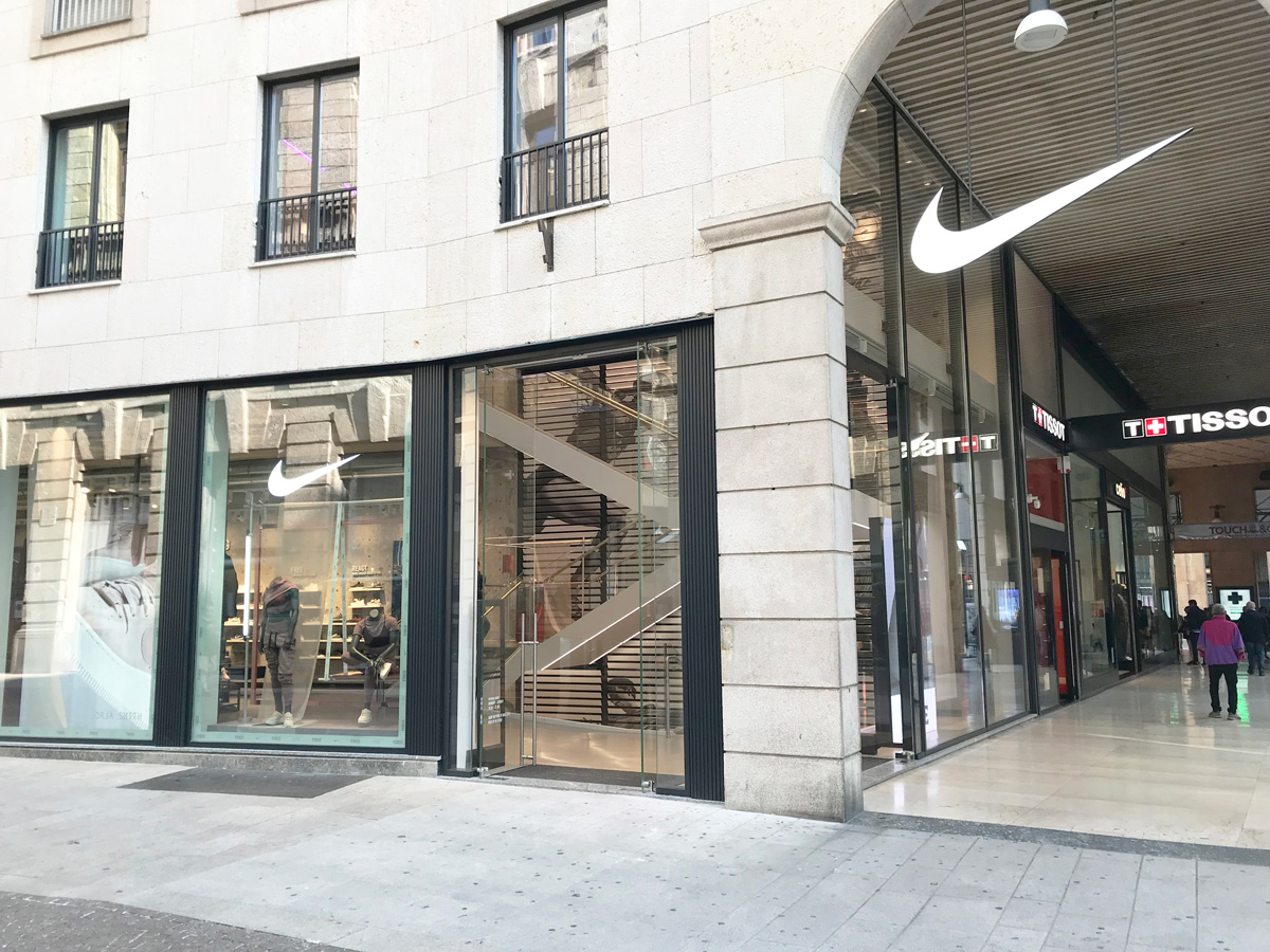 Nike Milano flagship store cortinas de aire Airtècnics Italia